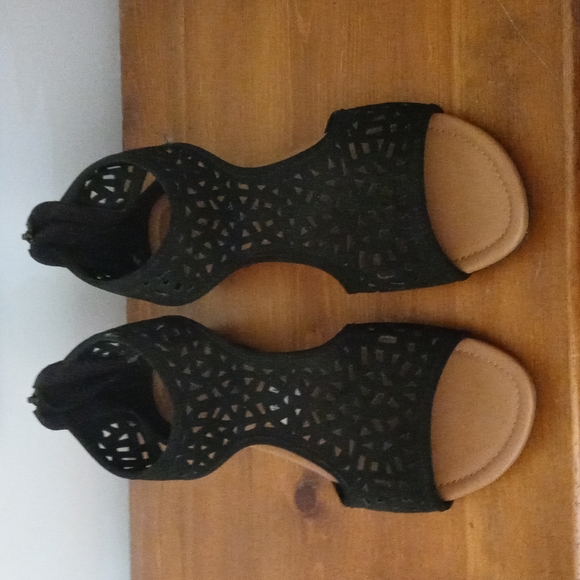 Montego Bay Club Shoes - Womens 9.5 black sandals